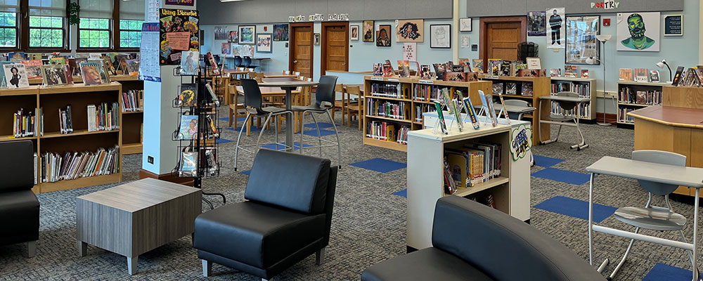 Syracuse Students using the Library